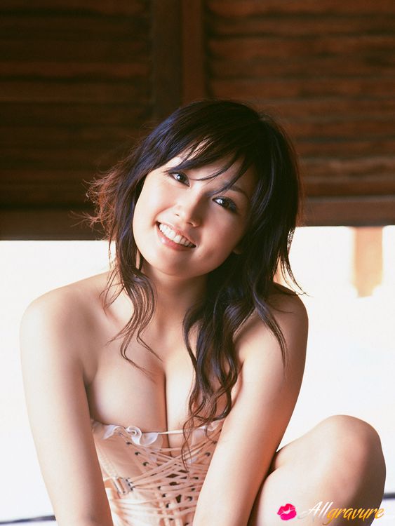 Yoko Mitsuya Erotic Photos