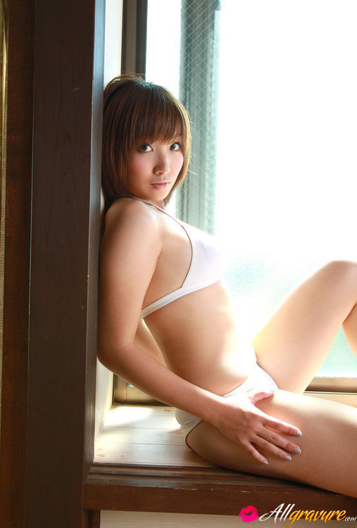 Kana Natsugaki Erotic Photos