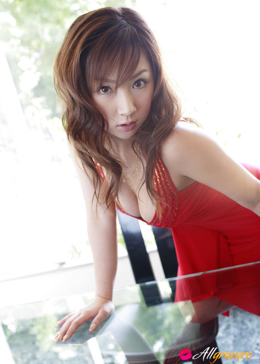 Yuzuki Aikawa Erotic Photos