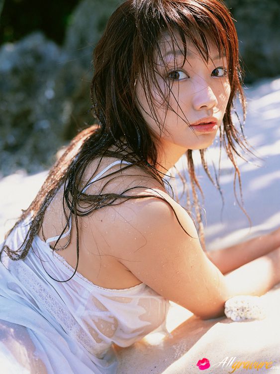 Kaori Manabe Erotic Photos