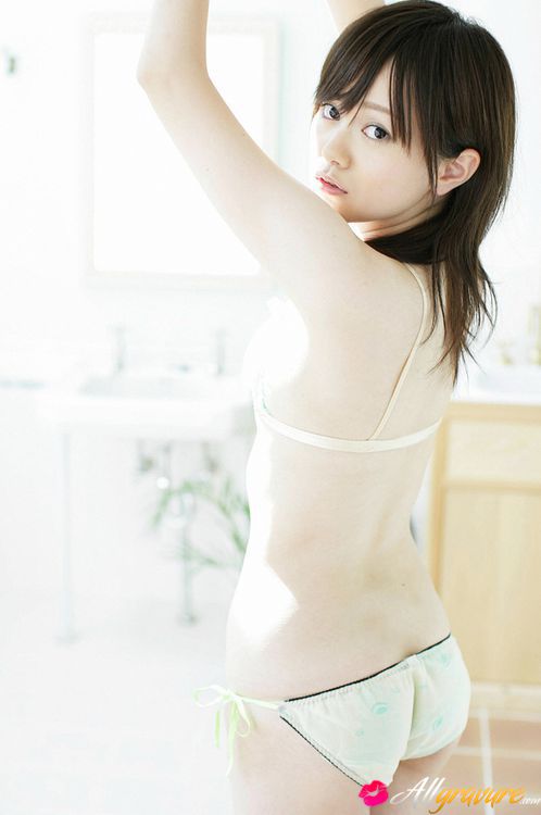 Akiko Seo Erotic Photos