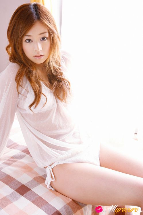 Jun Natsukawa Erotic Photos