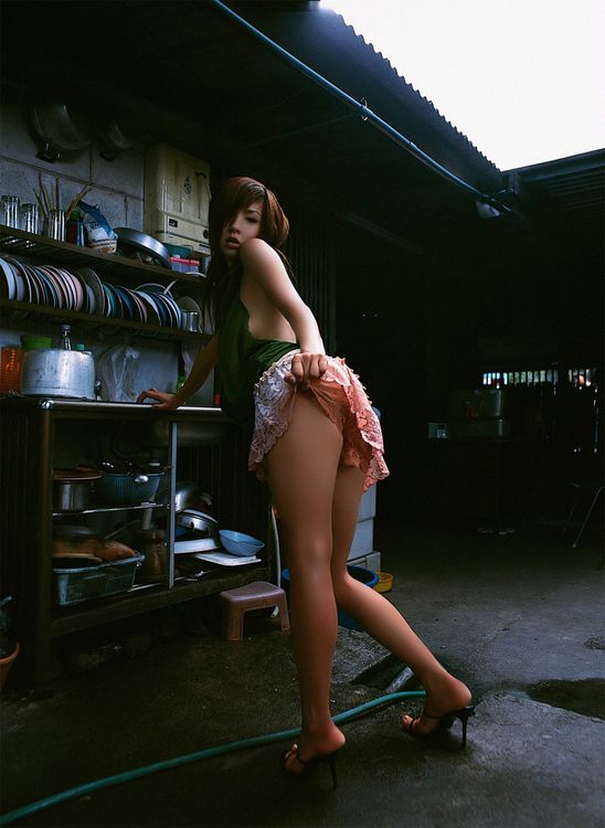 Aki Hoshino Erotic Photos