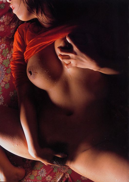 Naho Hazuki Erotic Photos