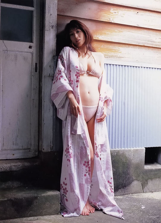 Emi Kobayashi Erotic Photos