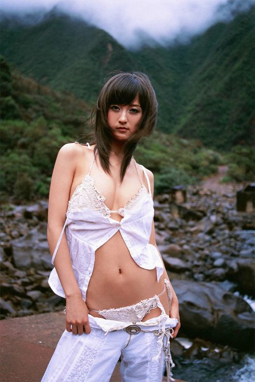 Ayaka Komatsu Erotic Photos