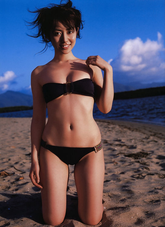 Momoko Tani Erotic Photos