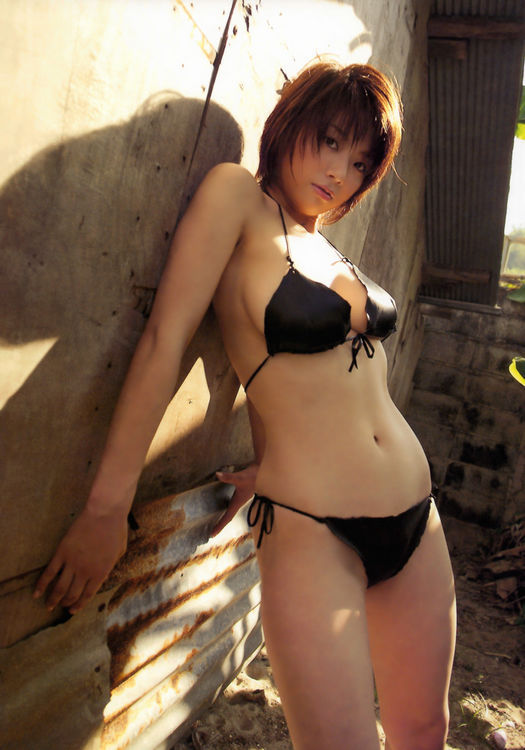 Hitomi Aizawa Erotic Photos