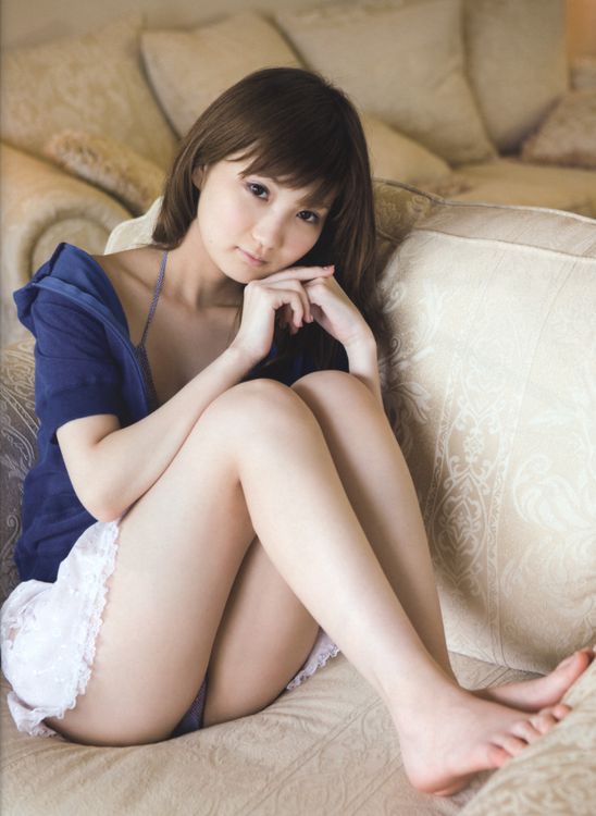 Hitomi Komatani Erotic Photos