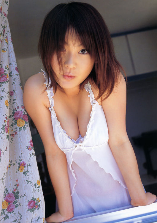 Momo Ichii Erotic Photos