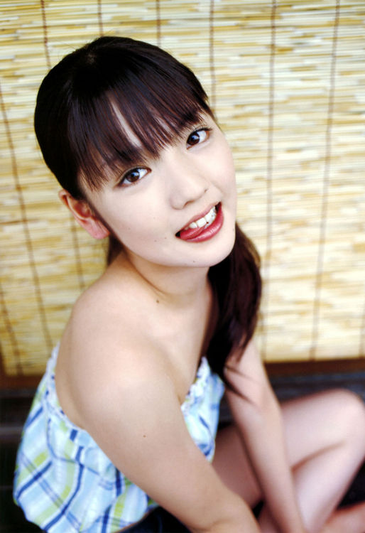 Sayumi Michishige Erotic Photos
