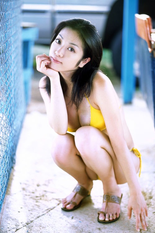 Minako Komukai Erotic Photos