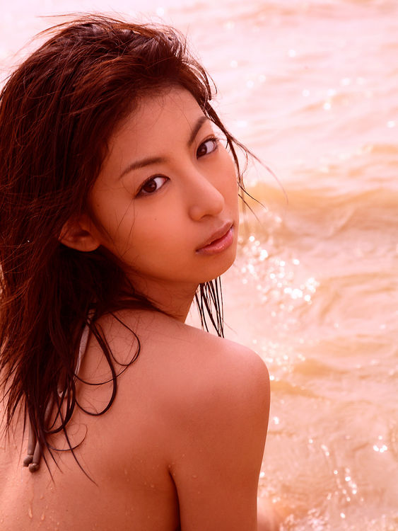 Mariko Okubo Erotic Photos